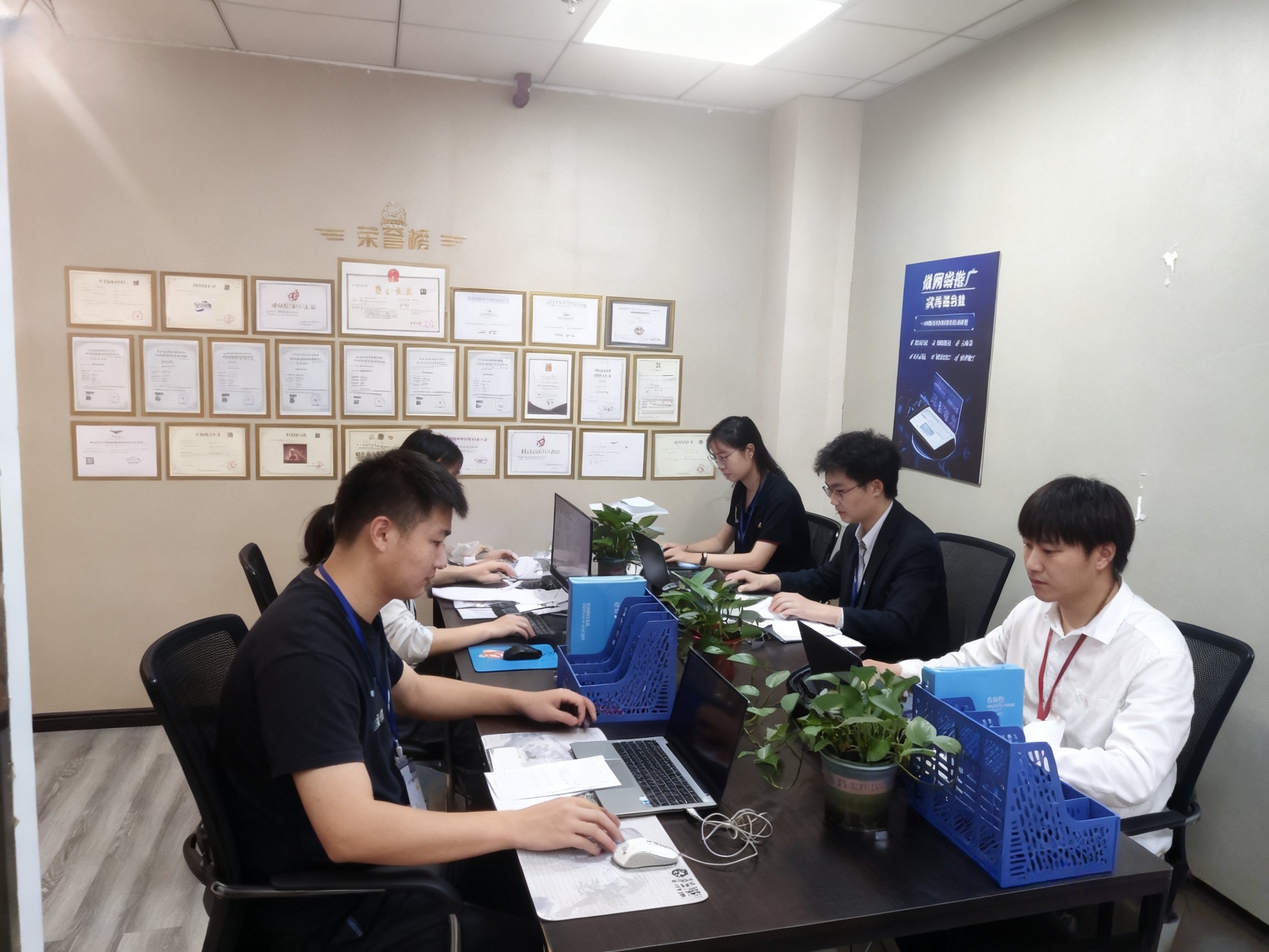 网推传媒有限公司办公环境实拍展示团队专业形象